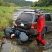 Vyproštění automobilu z řeky na Hlučínsku 03.08.2012