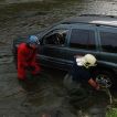 Vyproštění automobilu z řeky na Hlučínsku