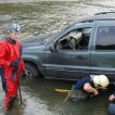 Vyproštění automobilu z řeky na Hlučínsku 03.08.2012